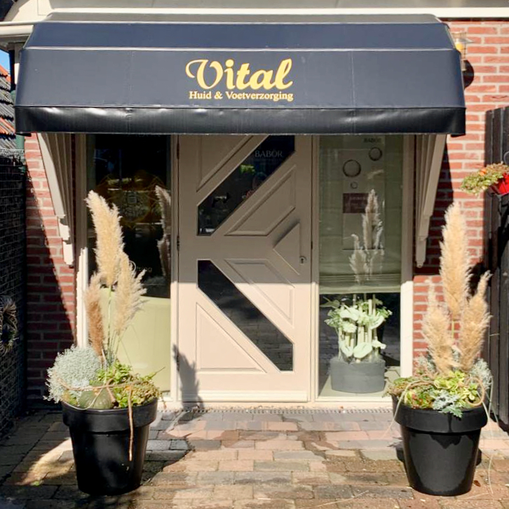 Foto van de ingang van de Vital Huid- en Voetverzorging salon